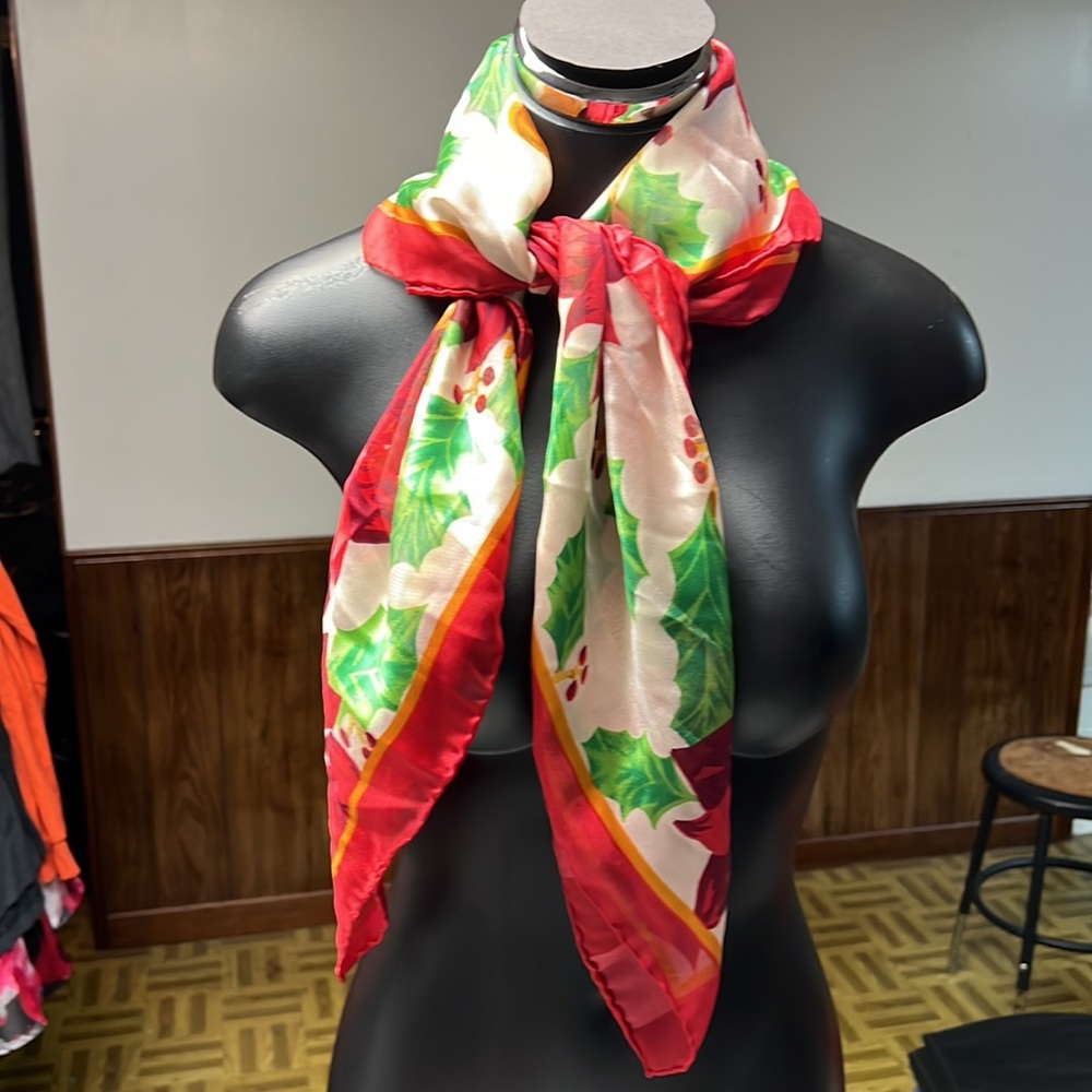 Christmas Horn & Poinsettia scarf.